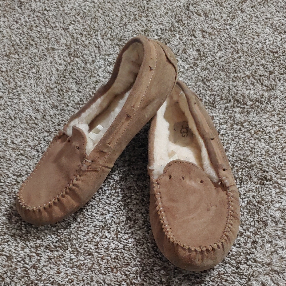 UGG Moccassins Fur Slip On Shoes Women's Size 8